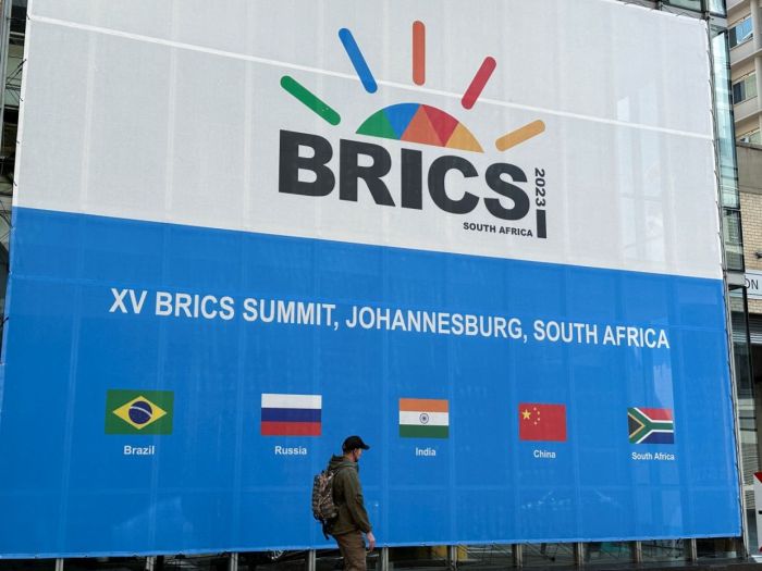 Apakah bergabung dengan brics menguntungkan indonesia jangka panjang