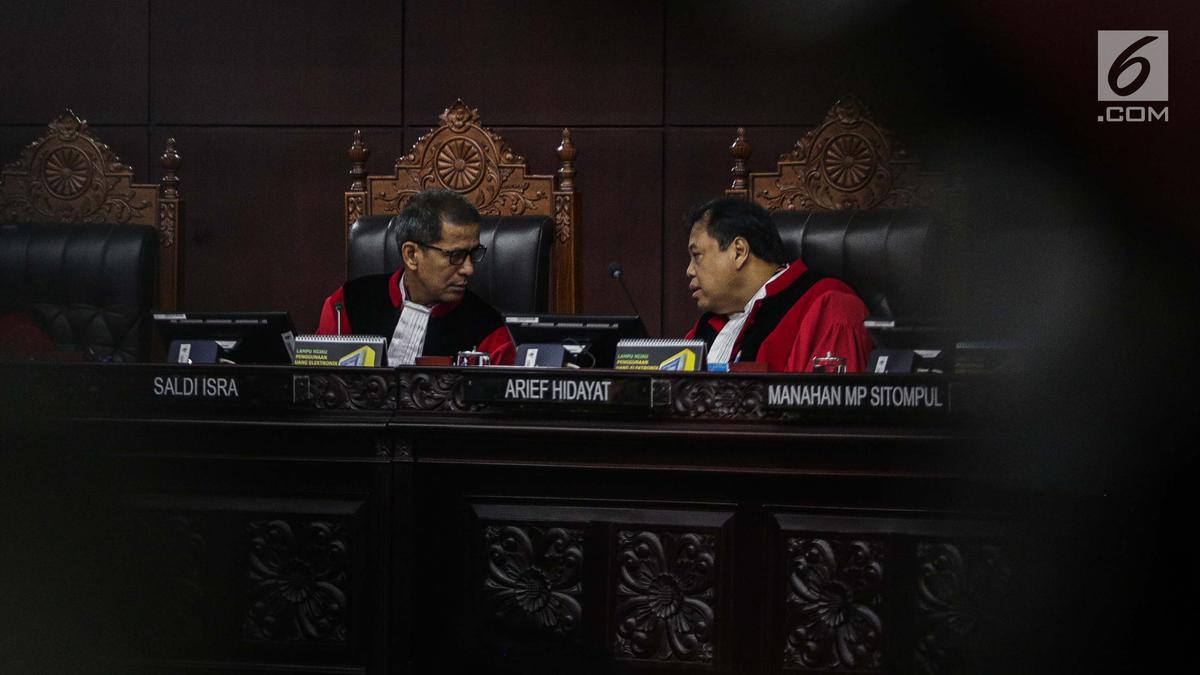 Bagaimana reaksi publik terhadap laporan MKMK untuk Saldi Isra dan Arief Hidayat