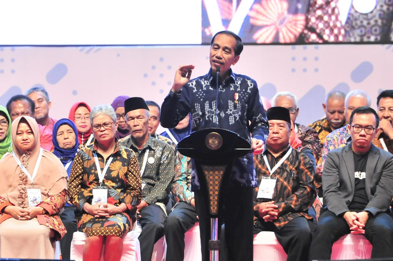 Bagaimana hubungan Jokowi dengan mantan pejabat setelah pensiun?