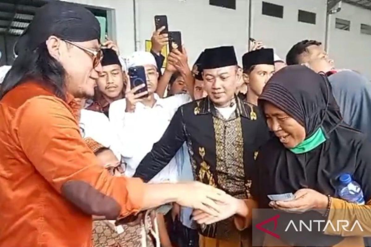 Pengunduran diri Gus Miftah dari Istana: fakta dan spekulasi