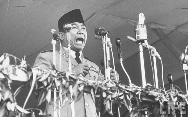 Confrontation remembering sukarno