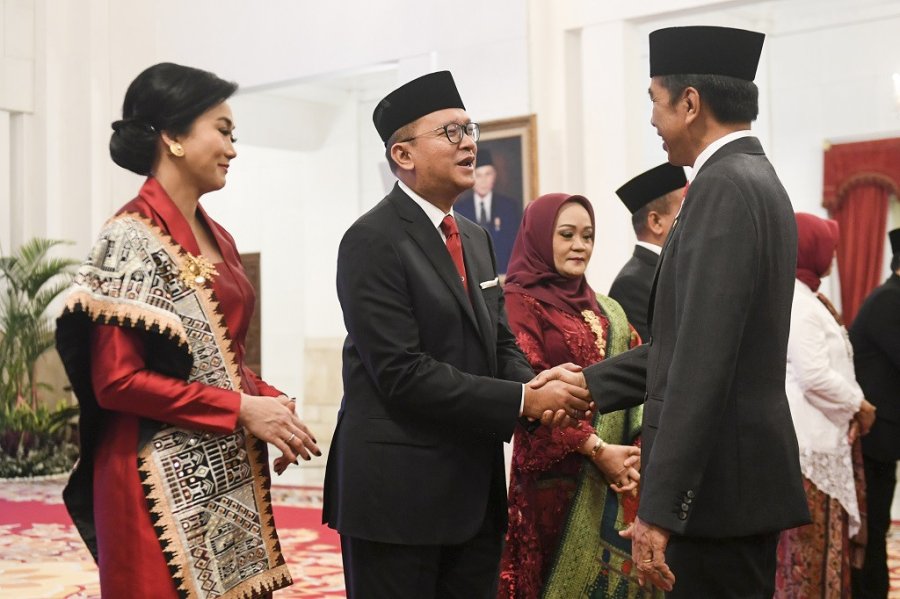 Dampak reshuffle menteri terhadap stabilitas ekonomi Indonesia